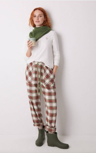 Pijama de cuadros y algod&oacute;n. (Foto: Women's Secret)