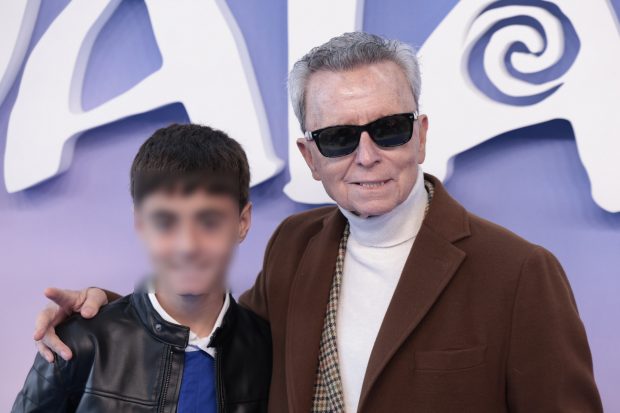 Jos&eacute; Ortega Cano junto a su hijo peque&ntilde;o. (Foto: Gtres)