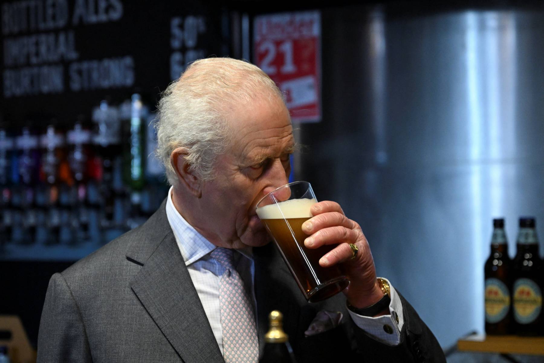 Rey Carlos III, c&aacute;ncer Carlos III, cerveza Carlos III
