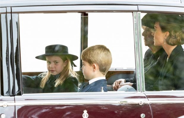 Los hijos de Kate Middleton y el pr&iacute;ncipe Guillermo sin cintur&oacute;n.(Foto:Gtres)
