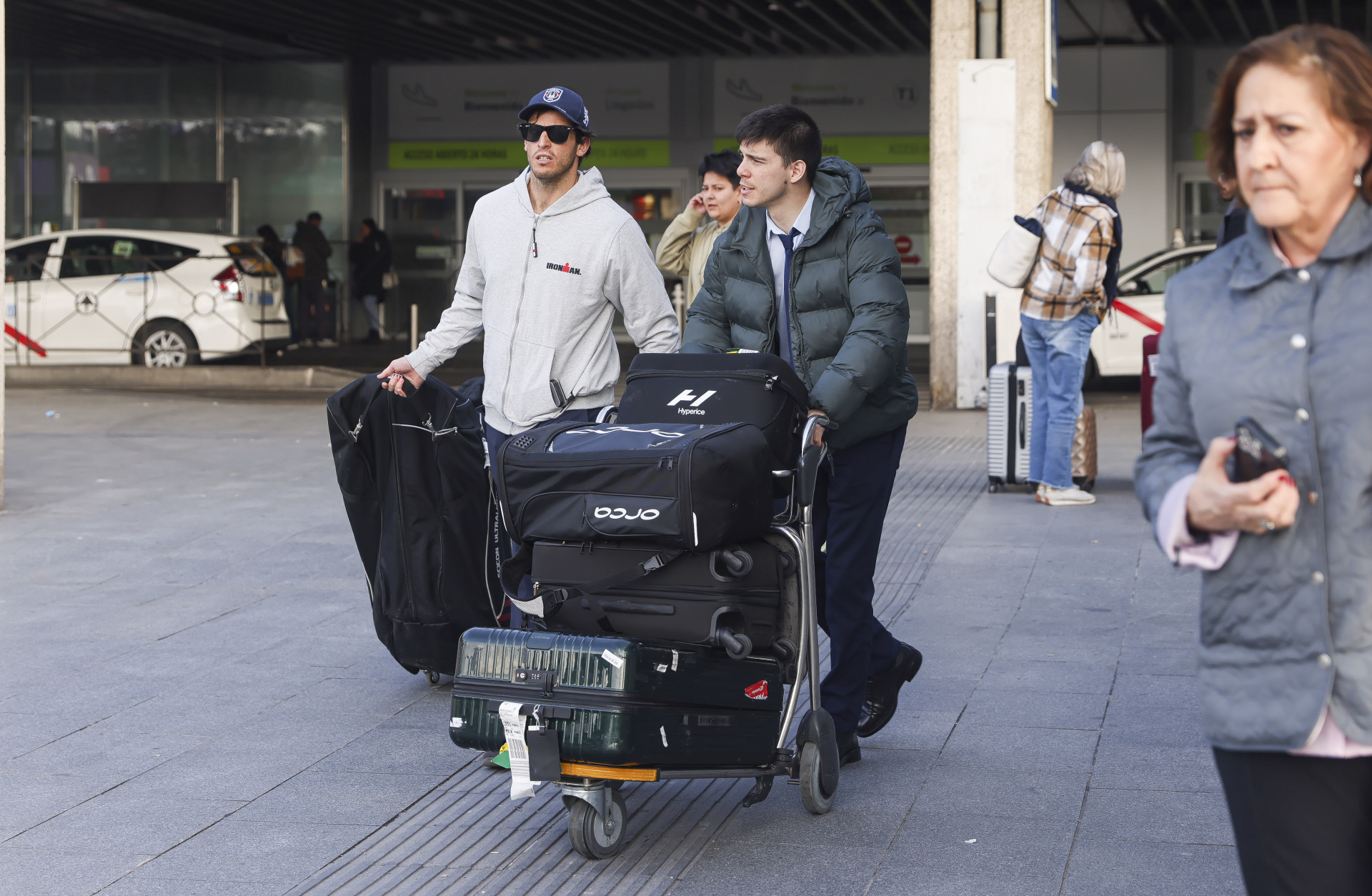 Íñigo Onieva, en el aeropuerto de Madrid.
