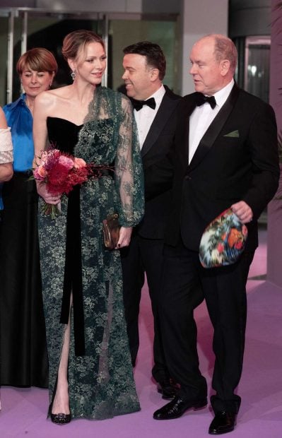 El Principe Alberto y Charlene de Monaco en el El Baile de la Rosa. (Foto:Gtres)