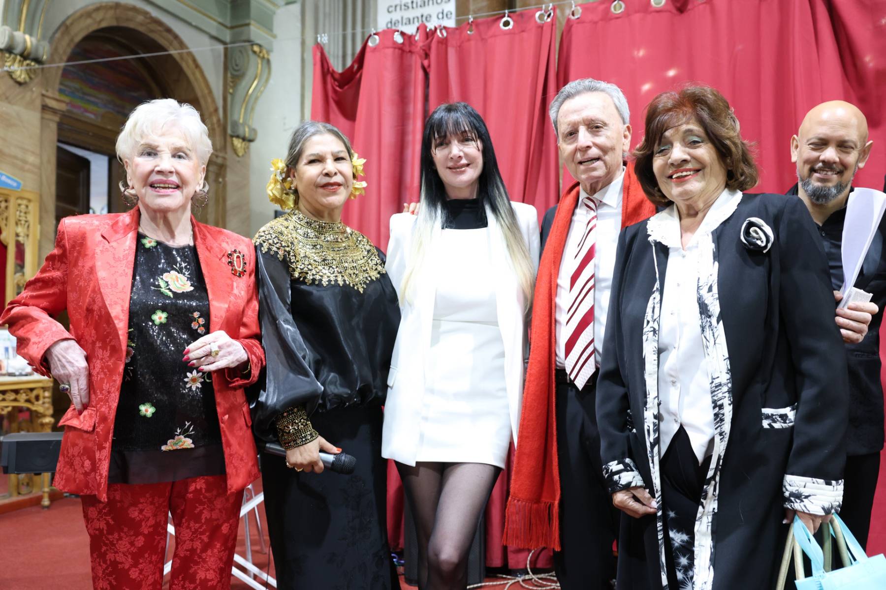 José Ortega Cano en la iglesia de San Antón de Madrid. (Foto: Gtres)