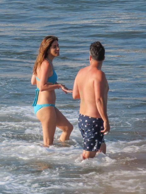 Isabel Jim&eacute;nez y &Aacute;lex Cruz durante unas vacaciones. (Foto: Gtres)