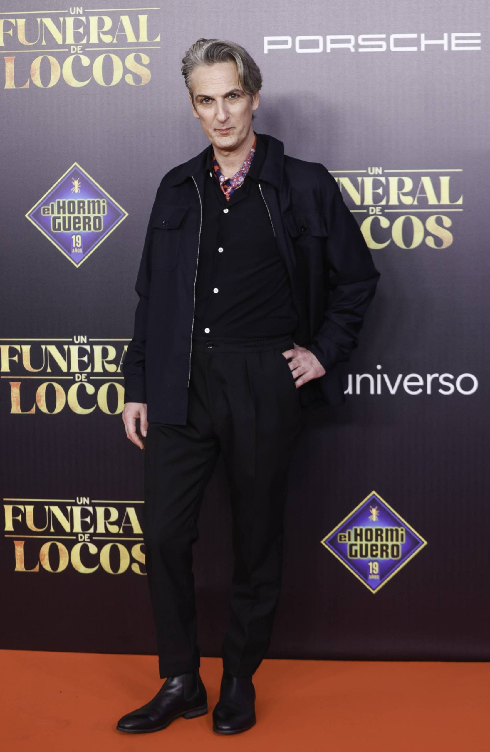 Ernesto Alteiro en el estreno de &lsquo;Un funeral de locos&rsquo;. (Foto: Gtres)