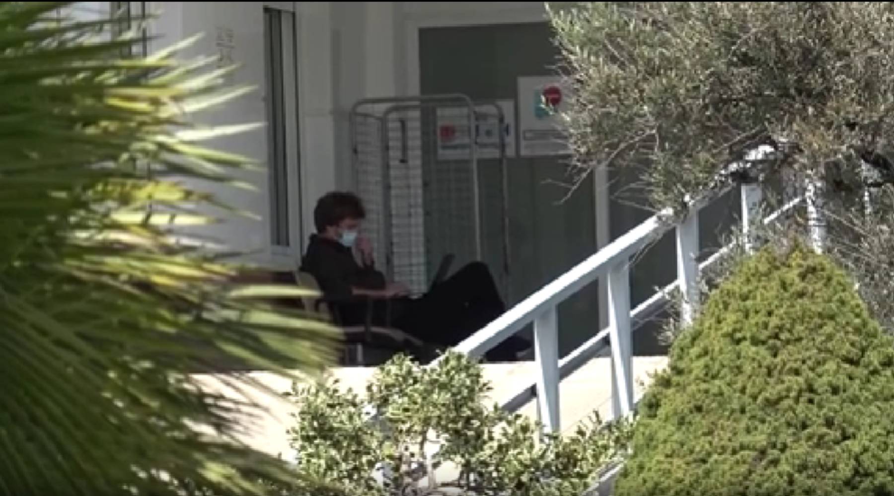 Christian de Hannover en las inmediaciones de un hospital. (Foto: Gtres)