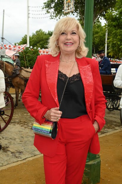 B&aacute;rbara Rey en la Feria de Abril de Sevilla. (Foto: Gtres)