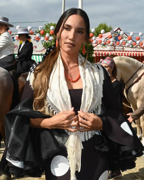 India Mart&iacute;nez vestida de flamenca. (Foto: Gtres)