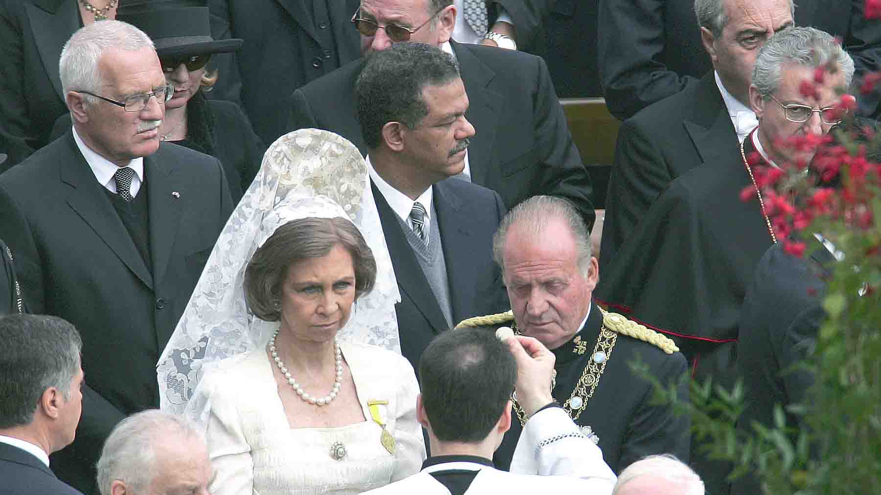 Reina Sof&iacute;a, mantilla, peineta