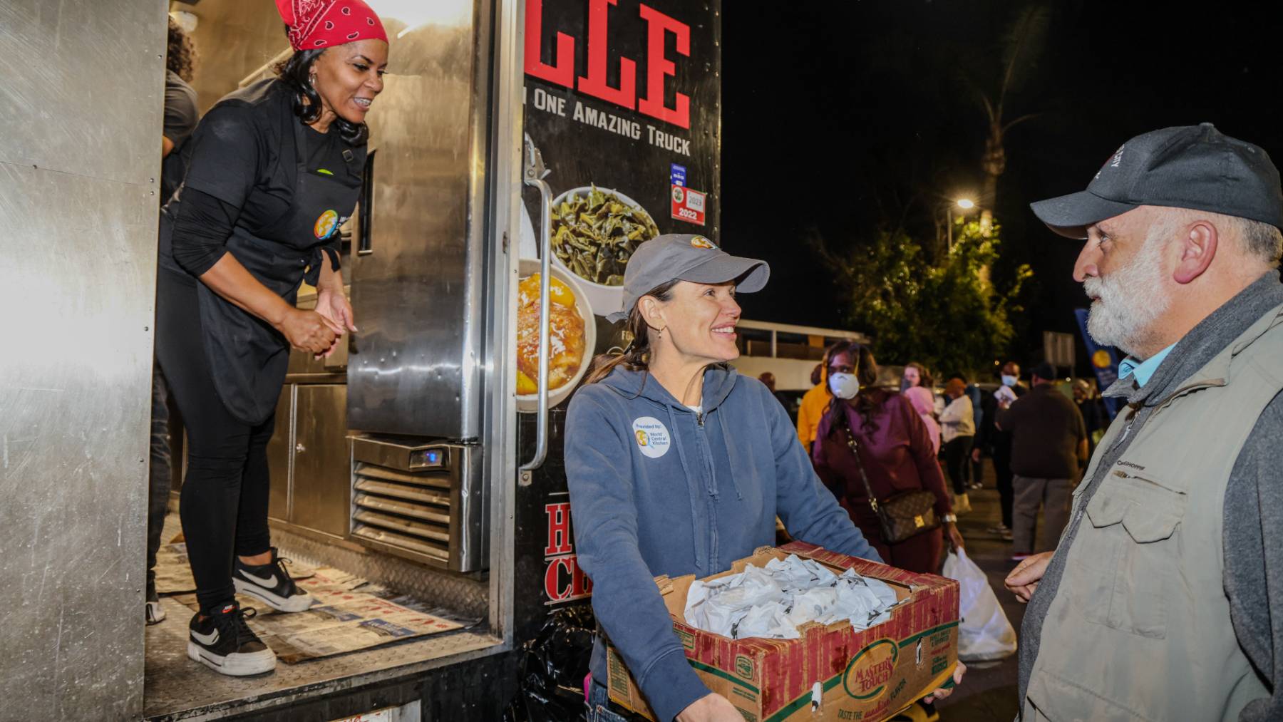 La actriz Jennifer Garner y el chef Jos&eacute; Andr&eacute;s. (Foto: Gtres)