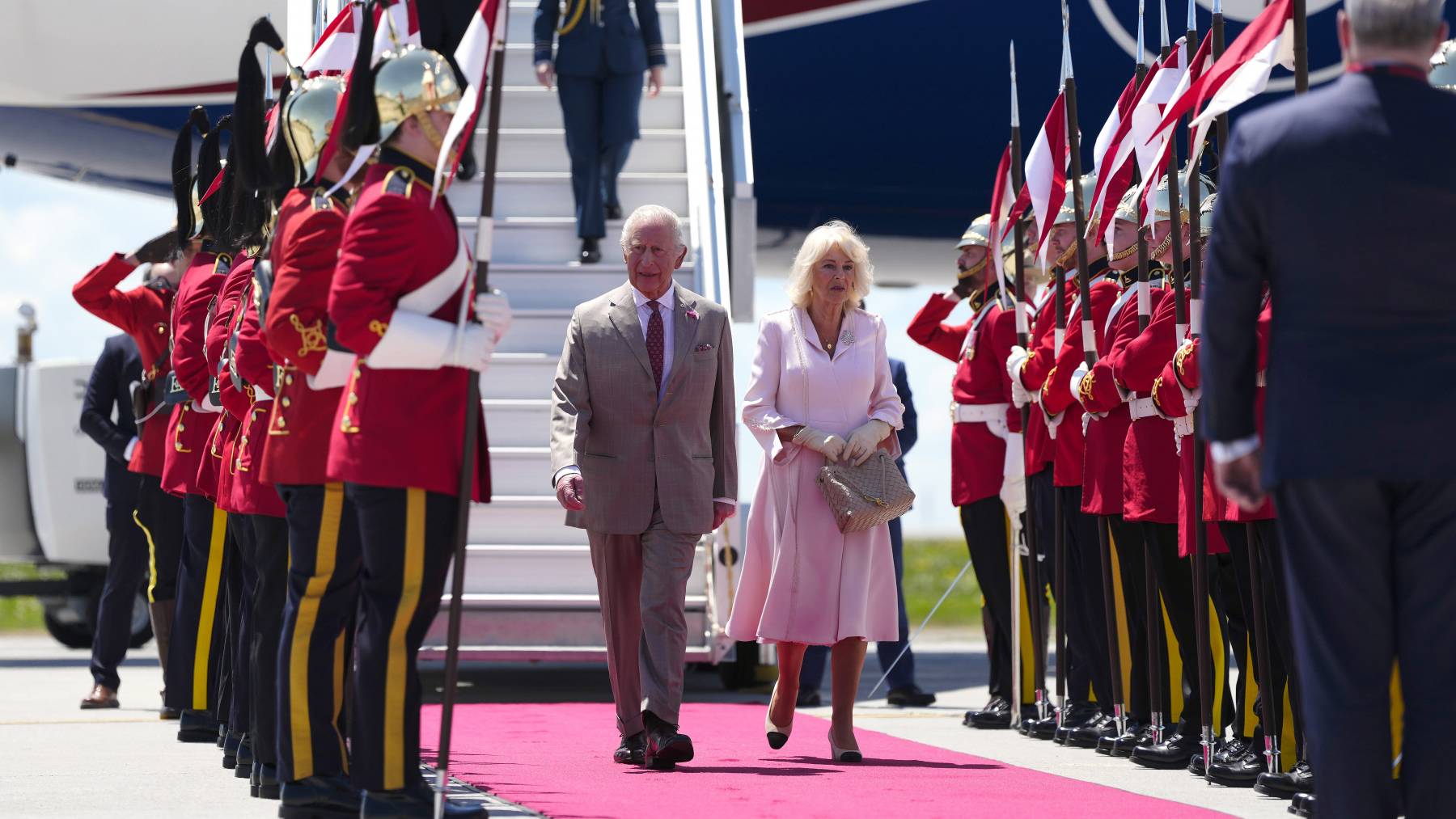 Los Reyes Carlos y Camila en Canadá. (Foto: Gtres)