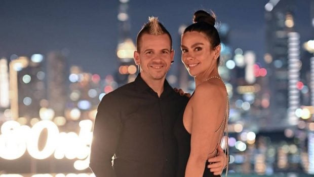 Cristina Pedroche y Dabiz Mu&ntilde;oz durante unas vacaciones. (Foto: Gtres)