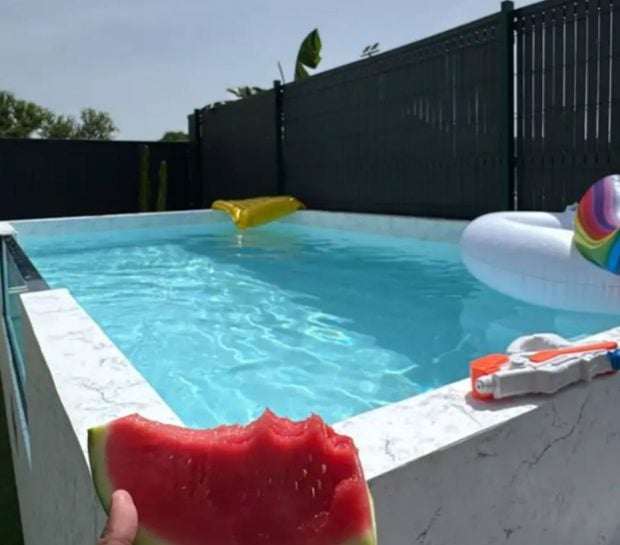 La piscina de Isa Pantoja. (Foto: Gtres)