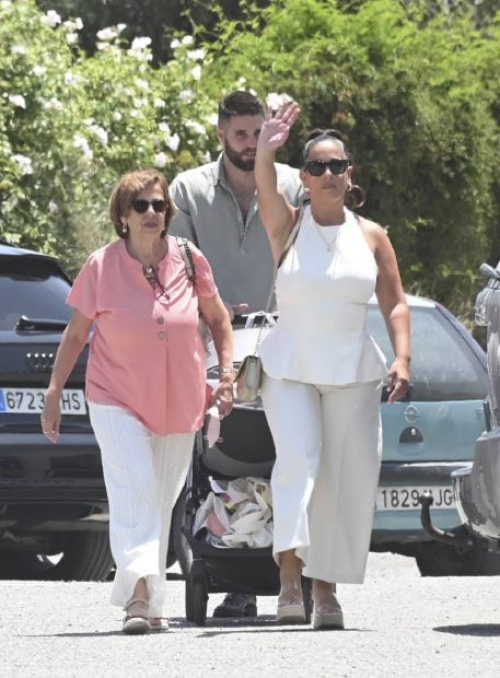 Anabel Pantoja en la Primera Comunión de Ana Rivera Rosales. (Foto: Gtres)