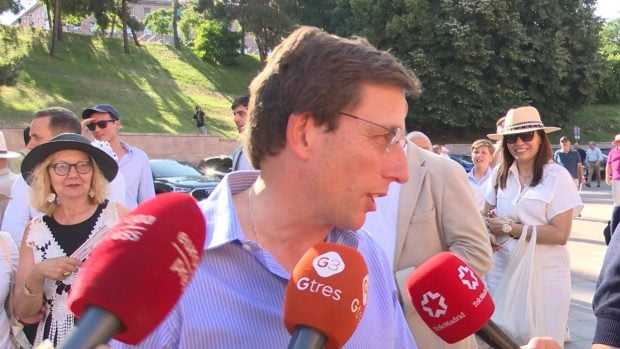 Almeida, Paloma Lago