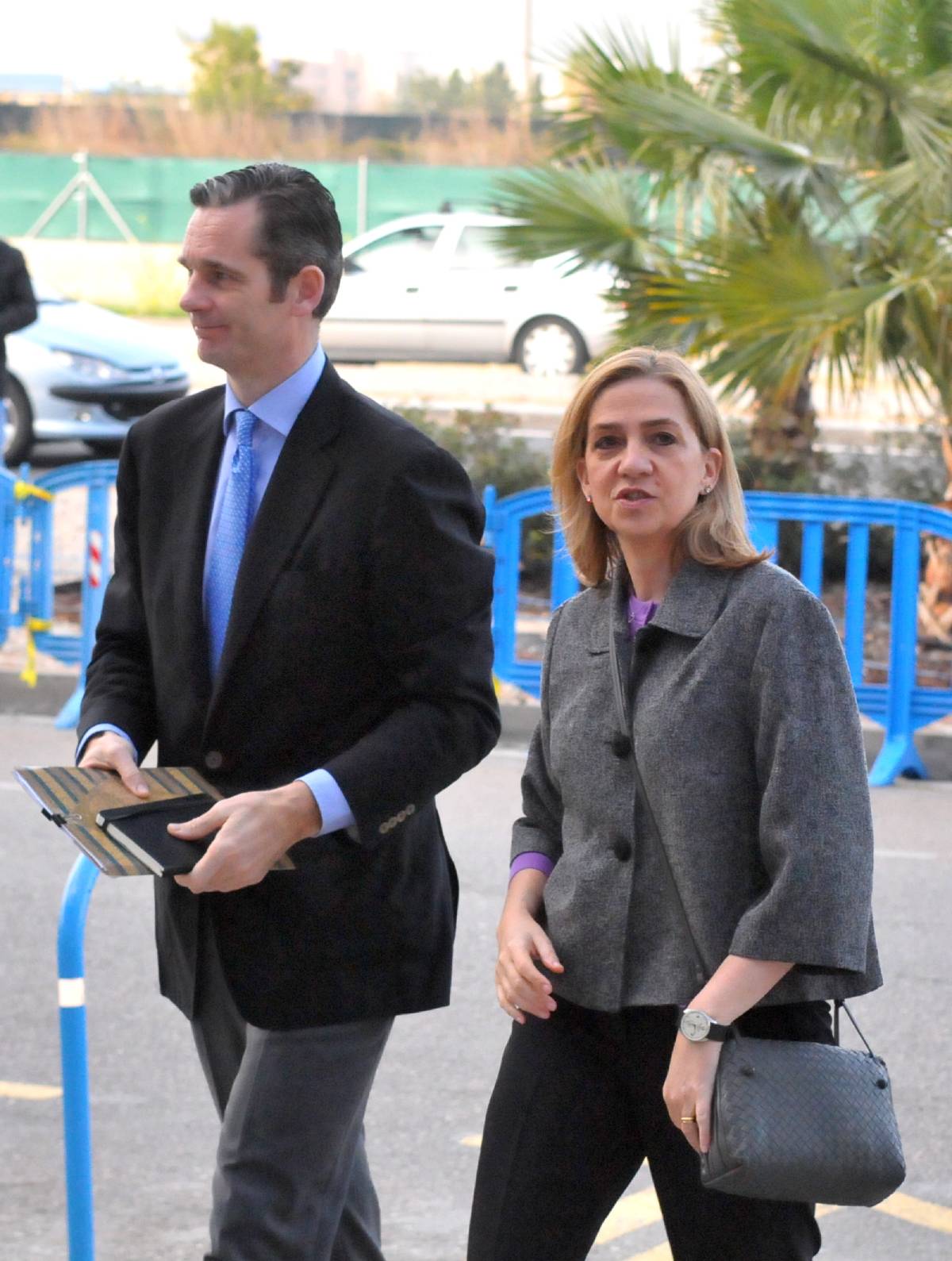 La infanta Cristina de Borb&oacute;n e I&ntilde;aki Urdangarin durante el juicio del caso N&oacute;os en Palma de Mallorca, en 2016. (Gtres)