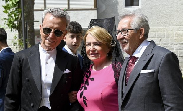 Jos&eacute; Ortega Cano, Carmen Ortega Cano y Aniceto. (Foto: Gtres)