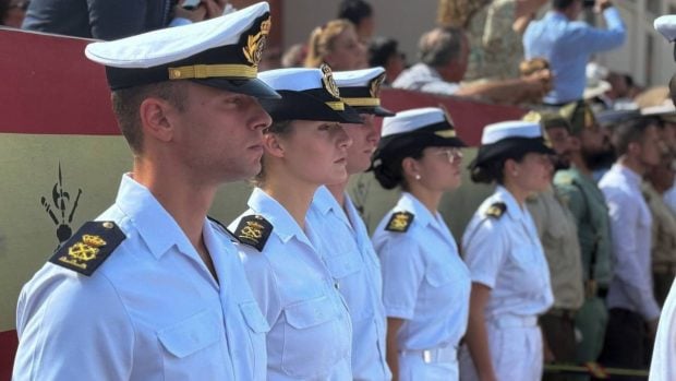 La princesa Leonor junto a sus compa&ntilde;eros de formaci&oacute;n. (Foto: EFE)