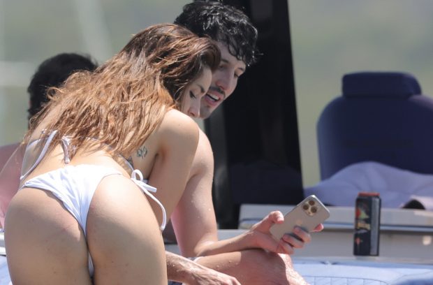 Sebasti&aacute;n Yatra y Lola &Iacute;ndigo en Ibiza. (FOTO: GTRES)