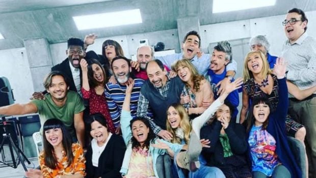 Jos&eacute; Luis Gil junto a sus compa&ntilde;eros de 'La que se avecina'. (Foto: Instagram)