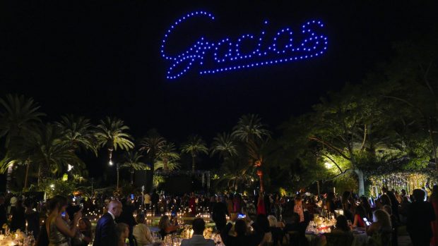 El espect&aacute;culo de drones de la Gala Contra el C&aacute;ncer de Marbella. (Foto: Gtres)