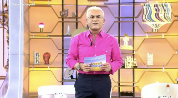 Jorge Javier V&aacute;zquez en 'El diario de Jorge'. (Foto: Telecinco)