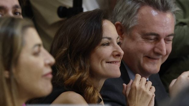 Telma Ortiz atendiendo sus labores profesionales. (Foto: Gtres)