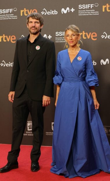 Ernest Urtasun y Yolanda D&iacute;az en el Festival de Cine de San Sebasti&aacute;n. (Foto: Gtres)
