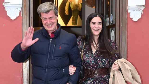 Cayetano Mart&iacute;nez de Irujo y B&aacute;rbara Mirjan en Sevilla. (Gtres)