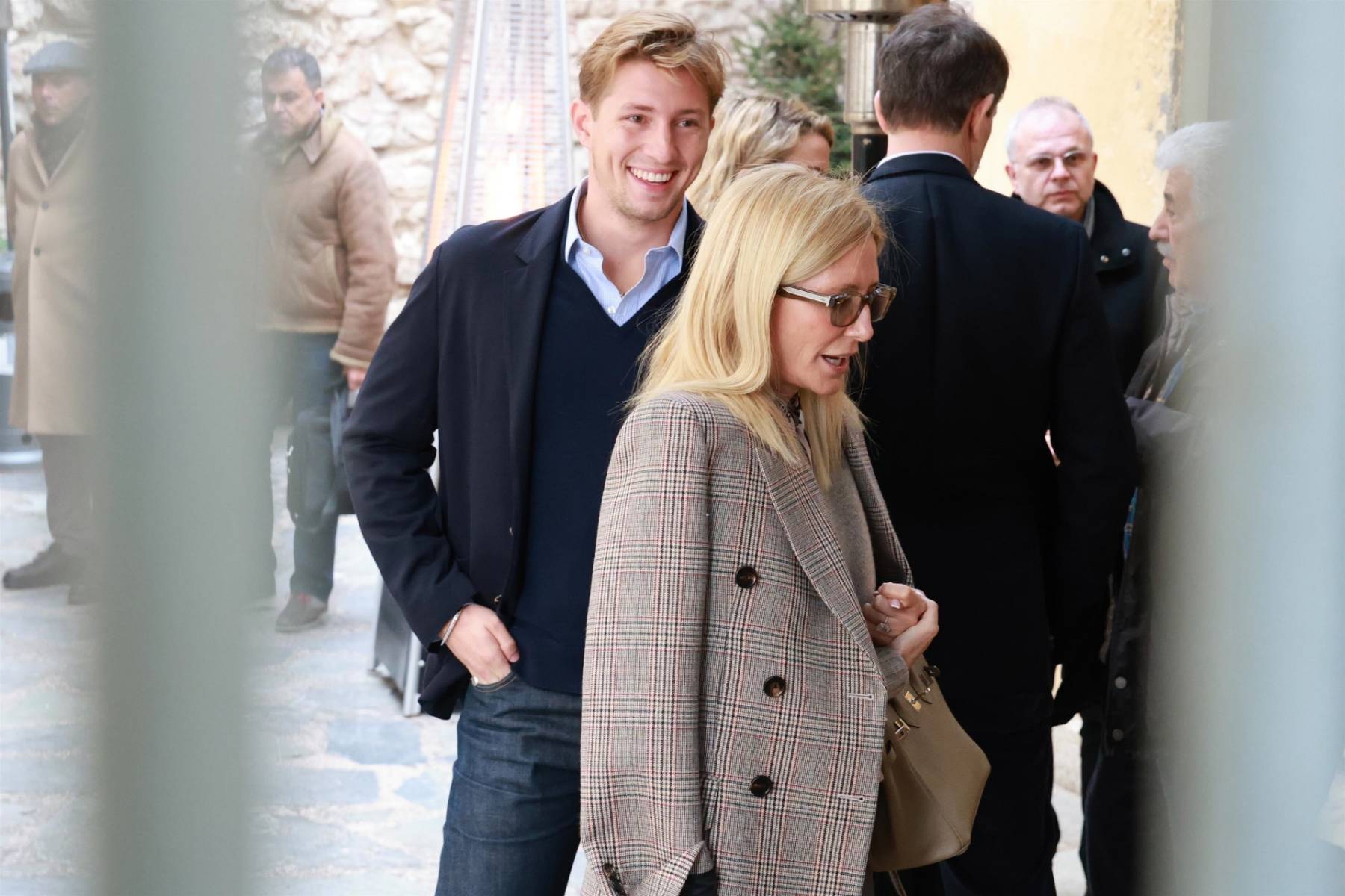 El pr&iacute;ncipe Constantino y su madre, Marie-Chantal de Grecia. (Foto: Gtres)