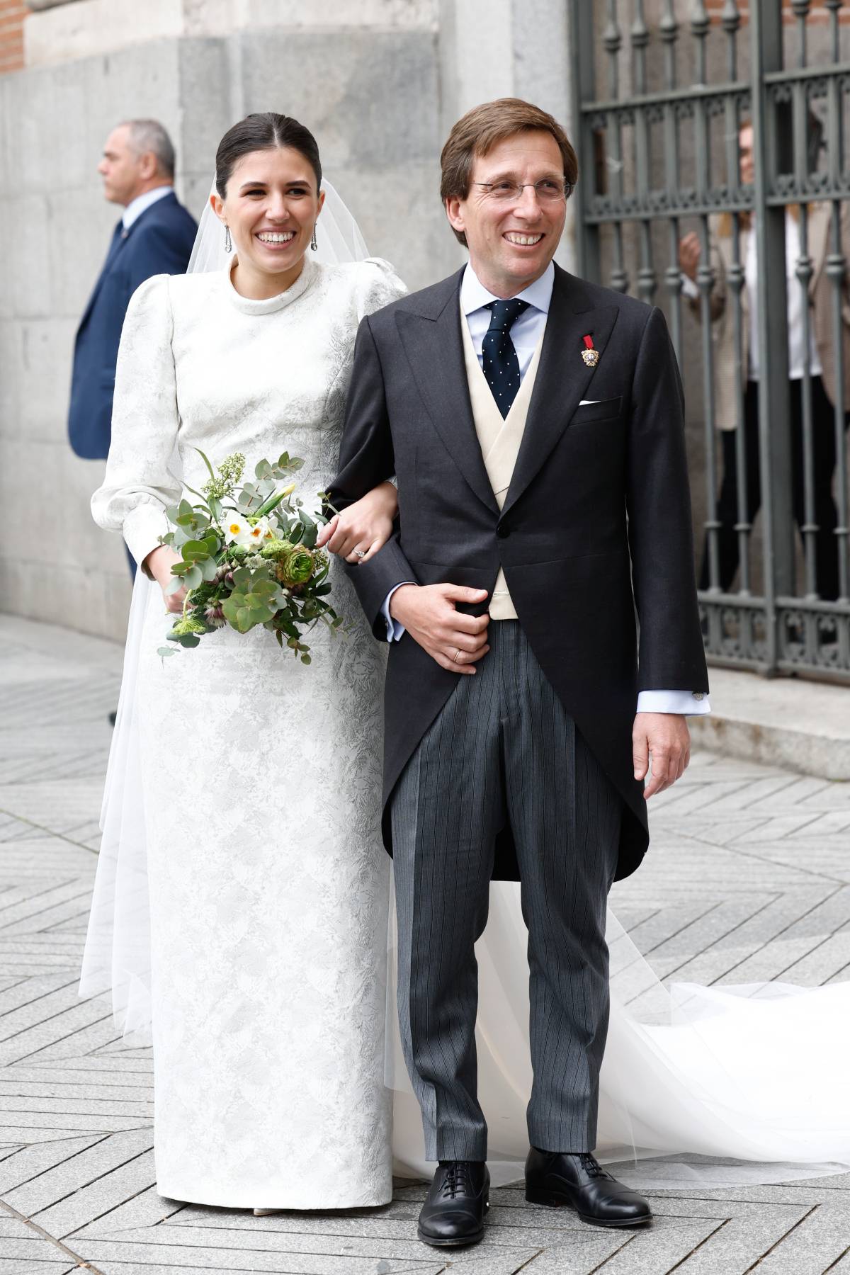 Jos&eacute; Luis Mart&iacute;nez-Almeida y Teresa Urquijo en su boda en Madrid. (Foto: Gtres)
