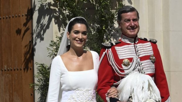 Cayetano Martinez de Sevilla y B&aacute;rbara Mirjan en el d&iacute;a de su boda. (Foto: Gtres)