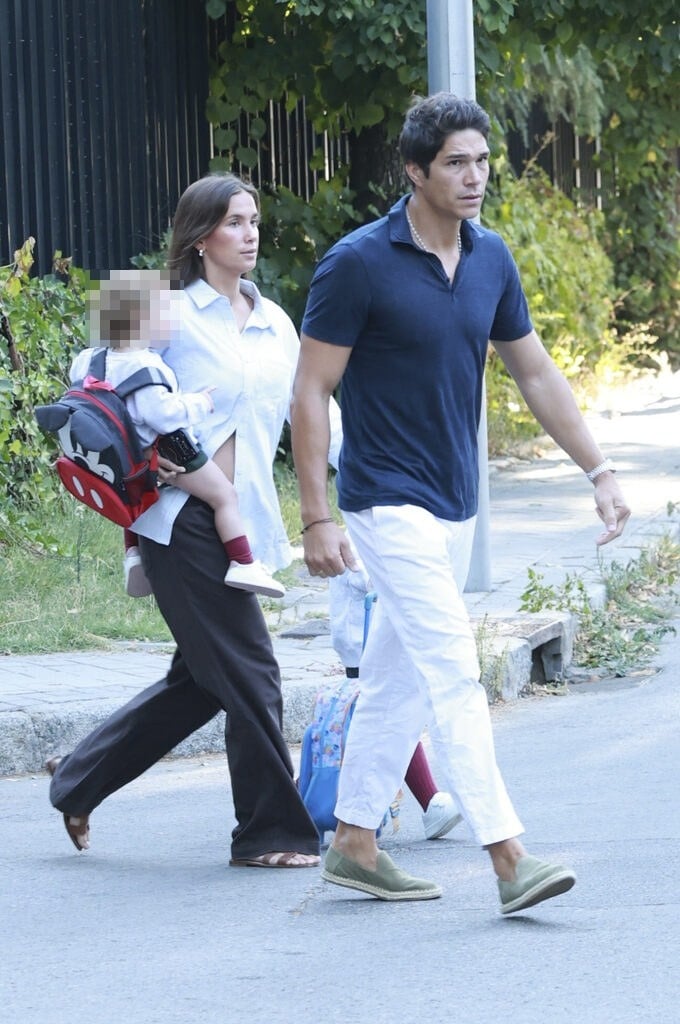 Mar&iacute;a Pombo y Pablo Castellano en Madrid. (Foto: Gtres)