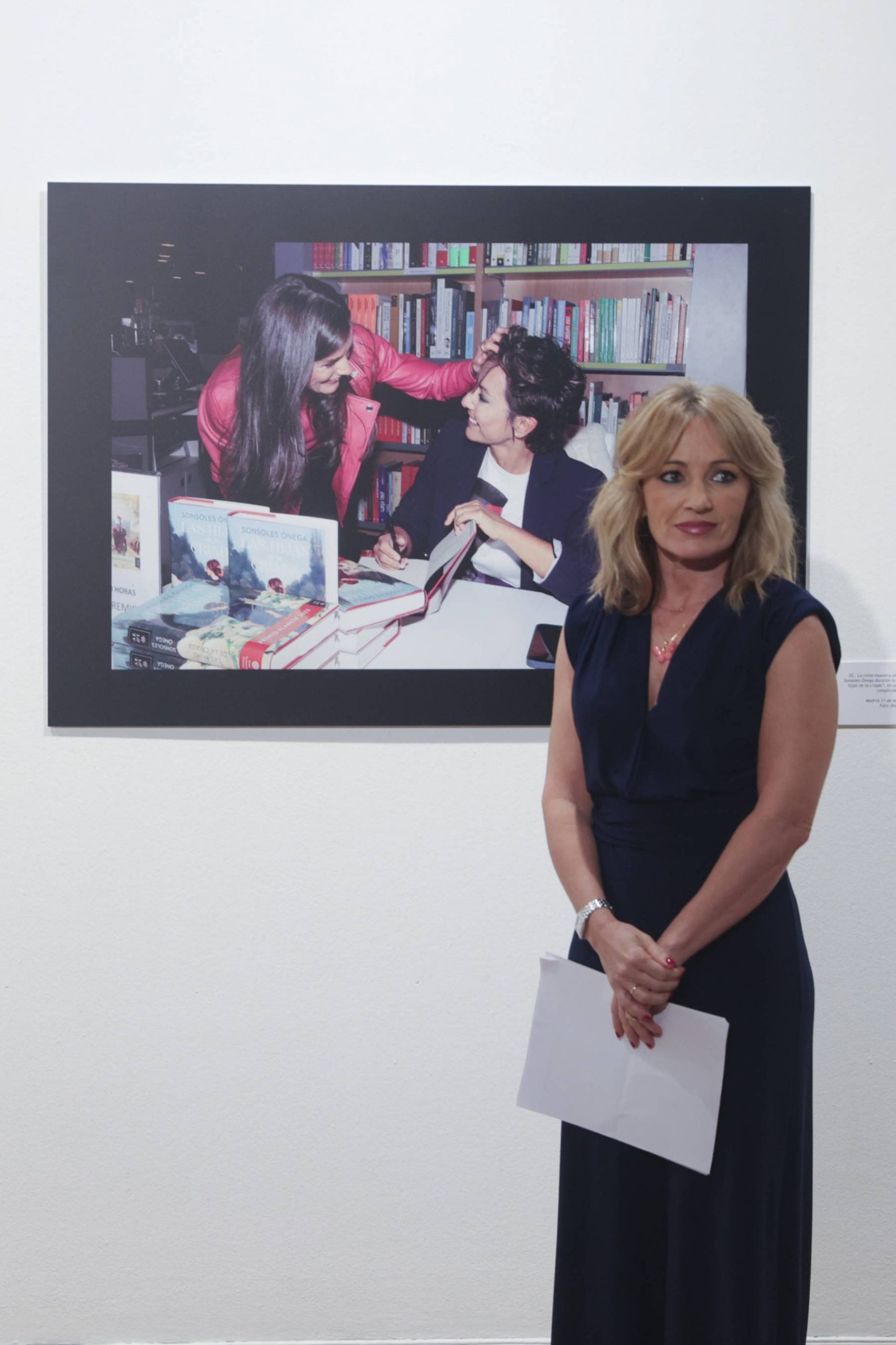 Sandra Aladro en la inauguraci&oacute;n de una exposici&oacute;n. (Foto: Gtres)