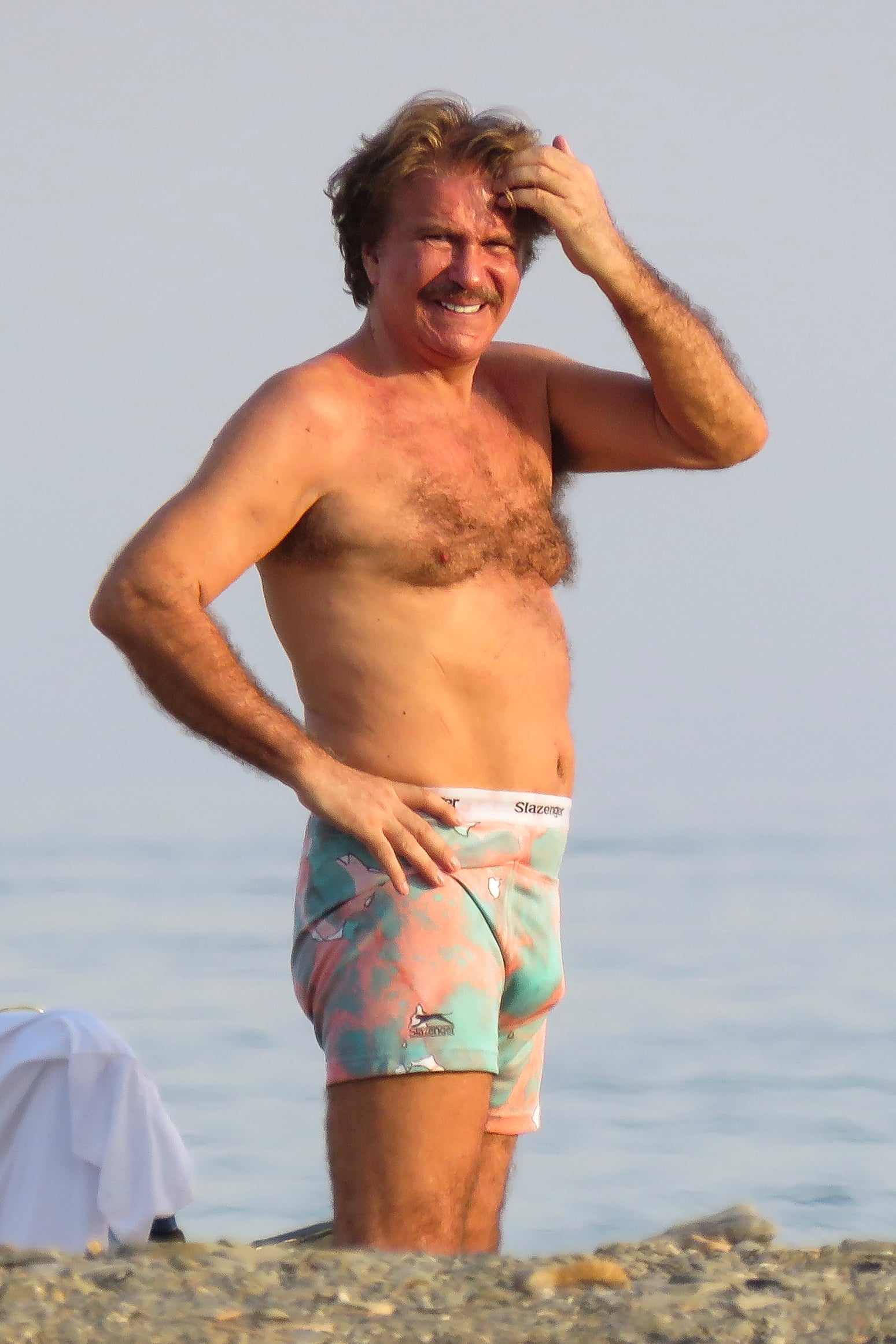 El humorista Edmundo "Bigote" Arrocet durante unas vacaciones en M&aacute;laga en 2018. (Foto: Gtres)
