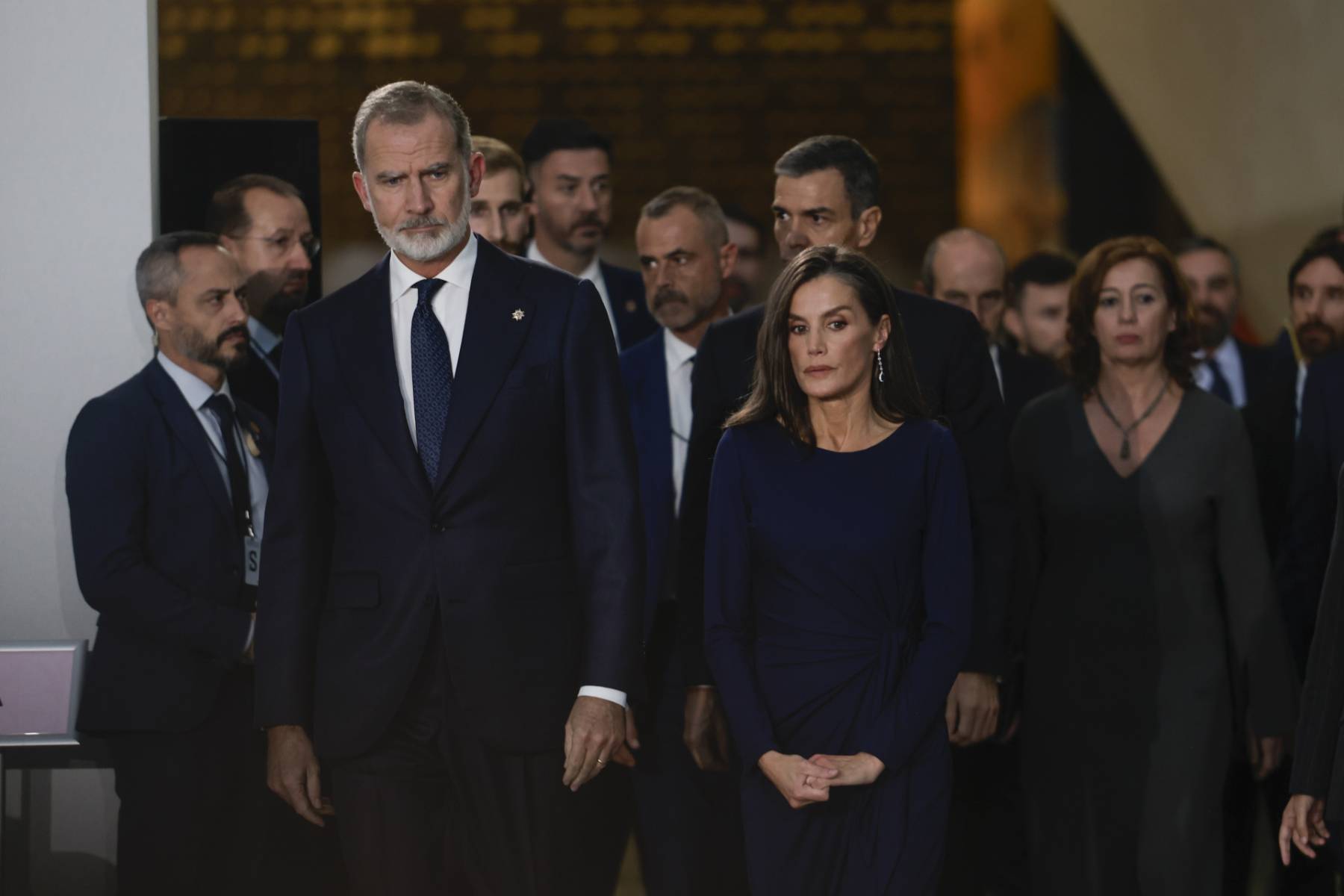 Los Reyes Felipe y Letizia en el homenaje de Estado a las v&iacute;ctimas de la DANA. (Foto: Gtres)