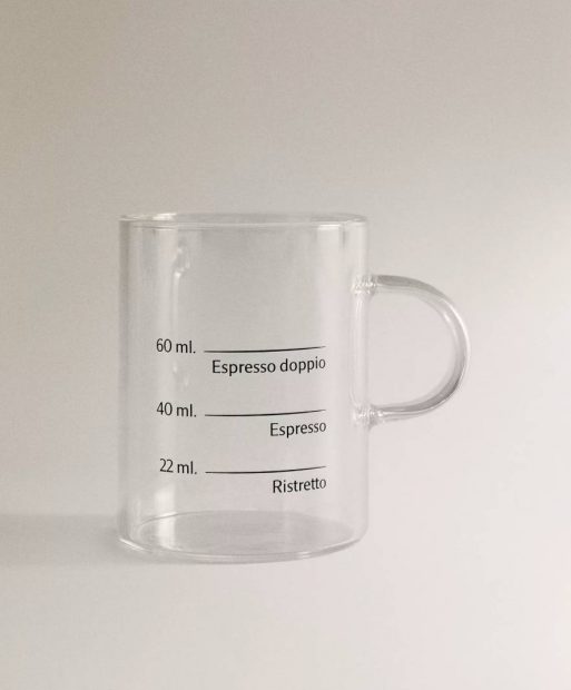Taza de borosilicato con calca. (Foto: Zara)