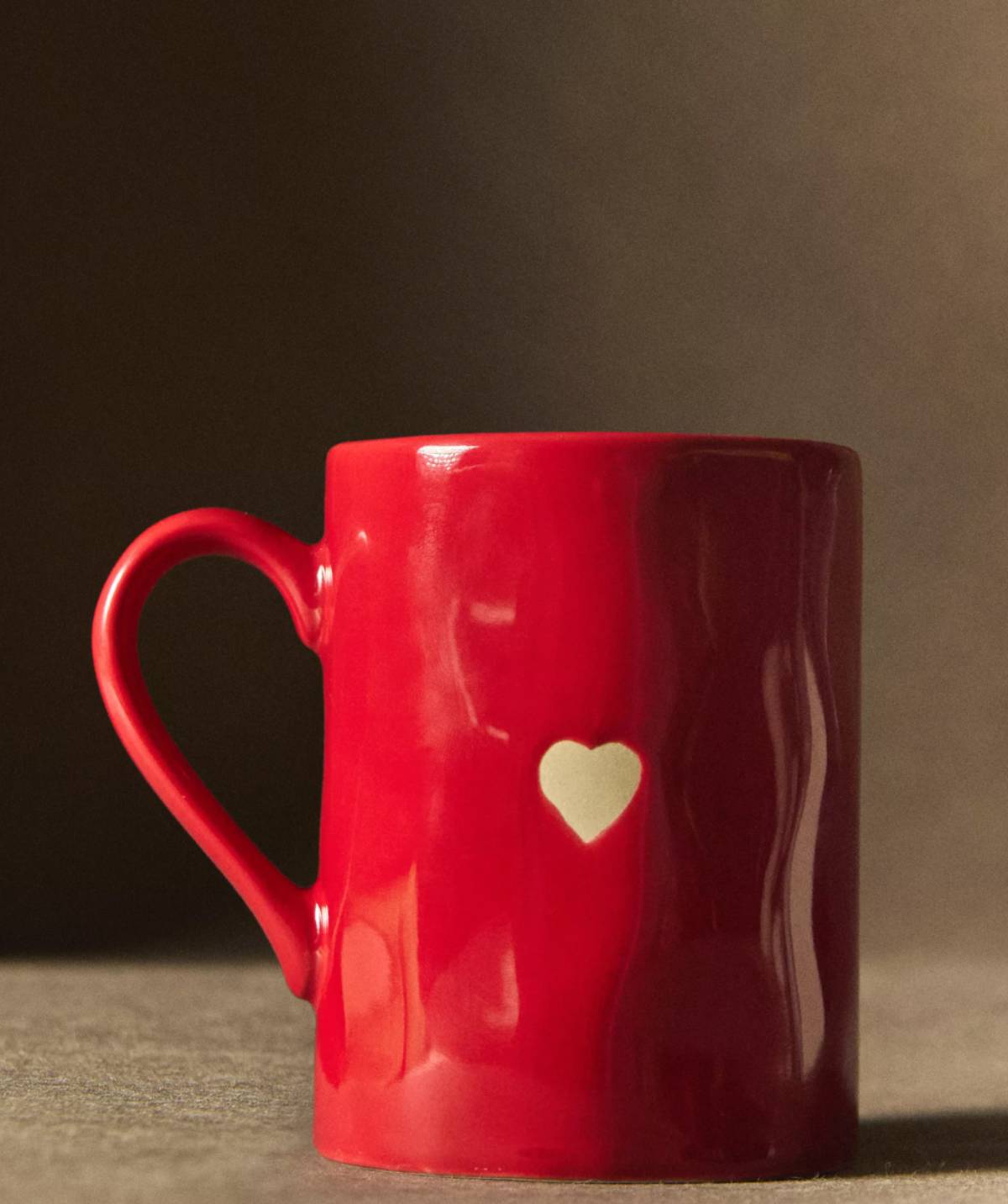 Taza con coraz&oacute;n. (Foto: Zara Home)