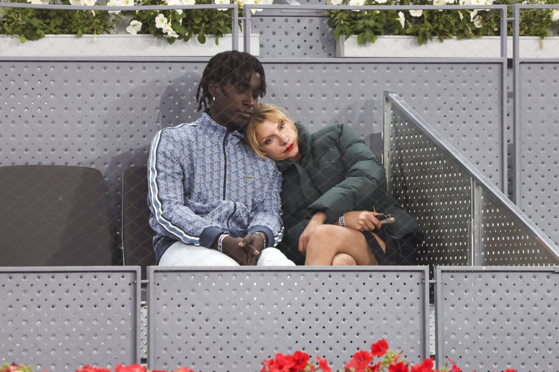 Jos&eacute; Mendes Vieira y Najwa Nimri en el Open de Madrid. (Foto: Gtres)