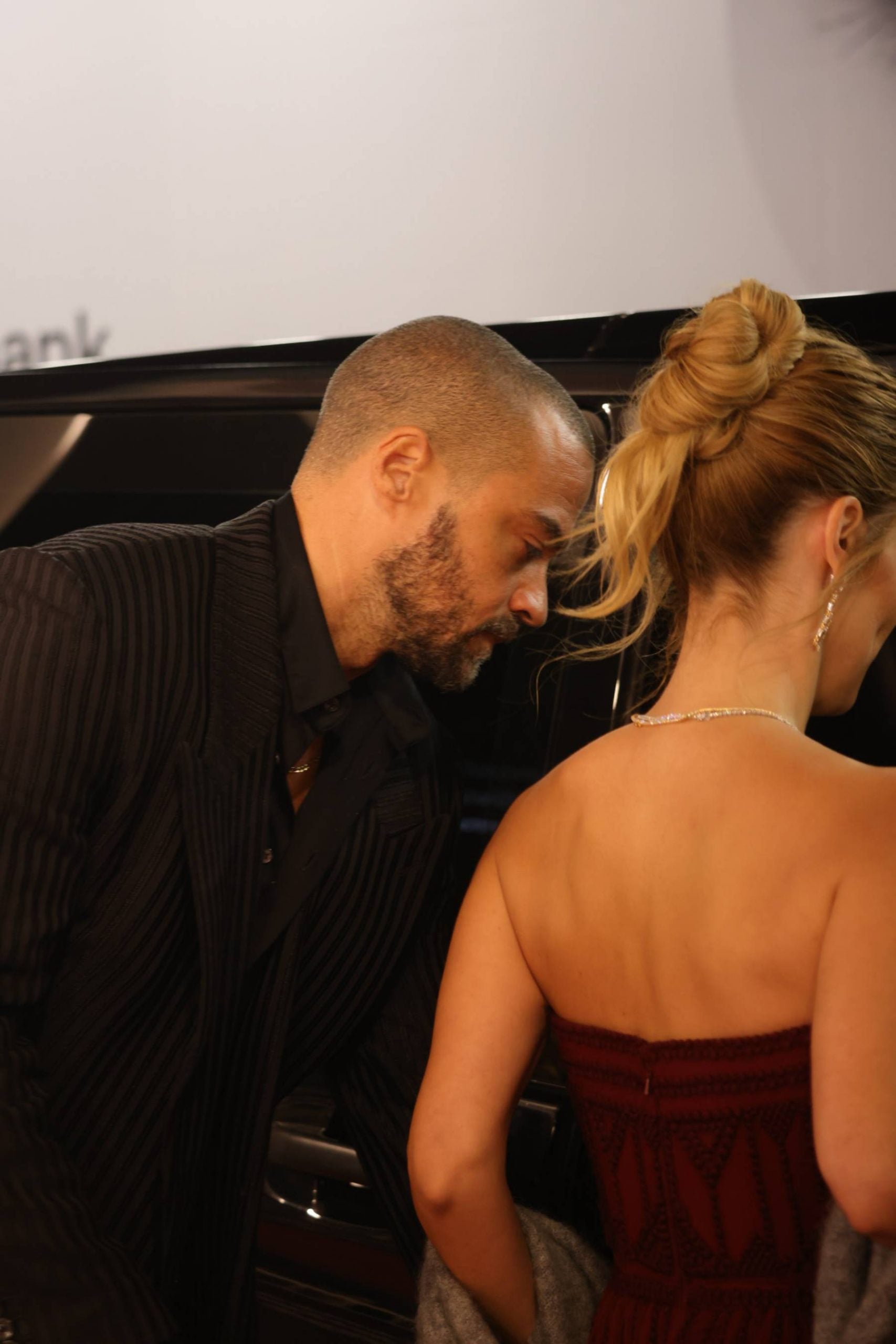 Alejandra Onieva y Jesse Williams en un evento en Madrid. (Foto: Gtres)