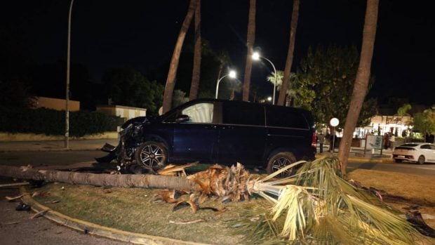 Estas imágenes muestran con claridad la magnitud del accidente protagonizado por Cayetano Rivera en Sevilla. (Foto: Look)