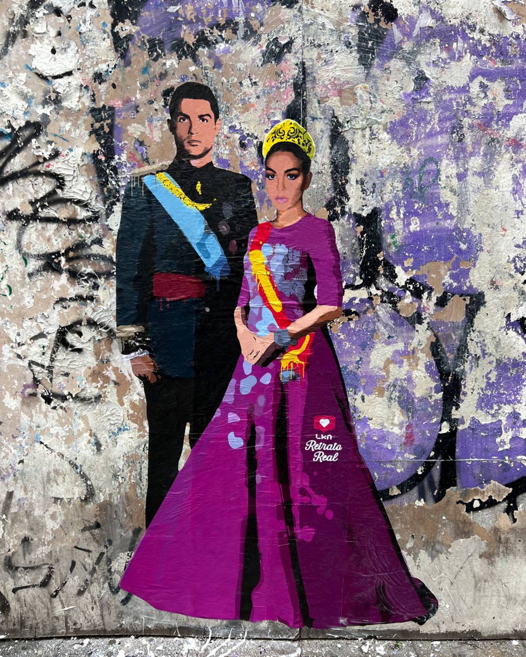 Cristiano Ronaldo y Georgina representados como Reyes de Espa&ntilde;a. (Foto: LKN)