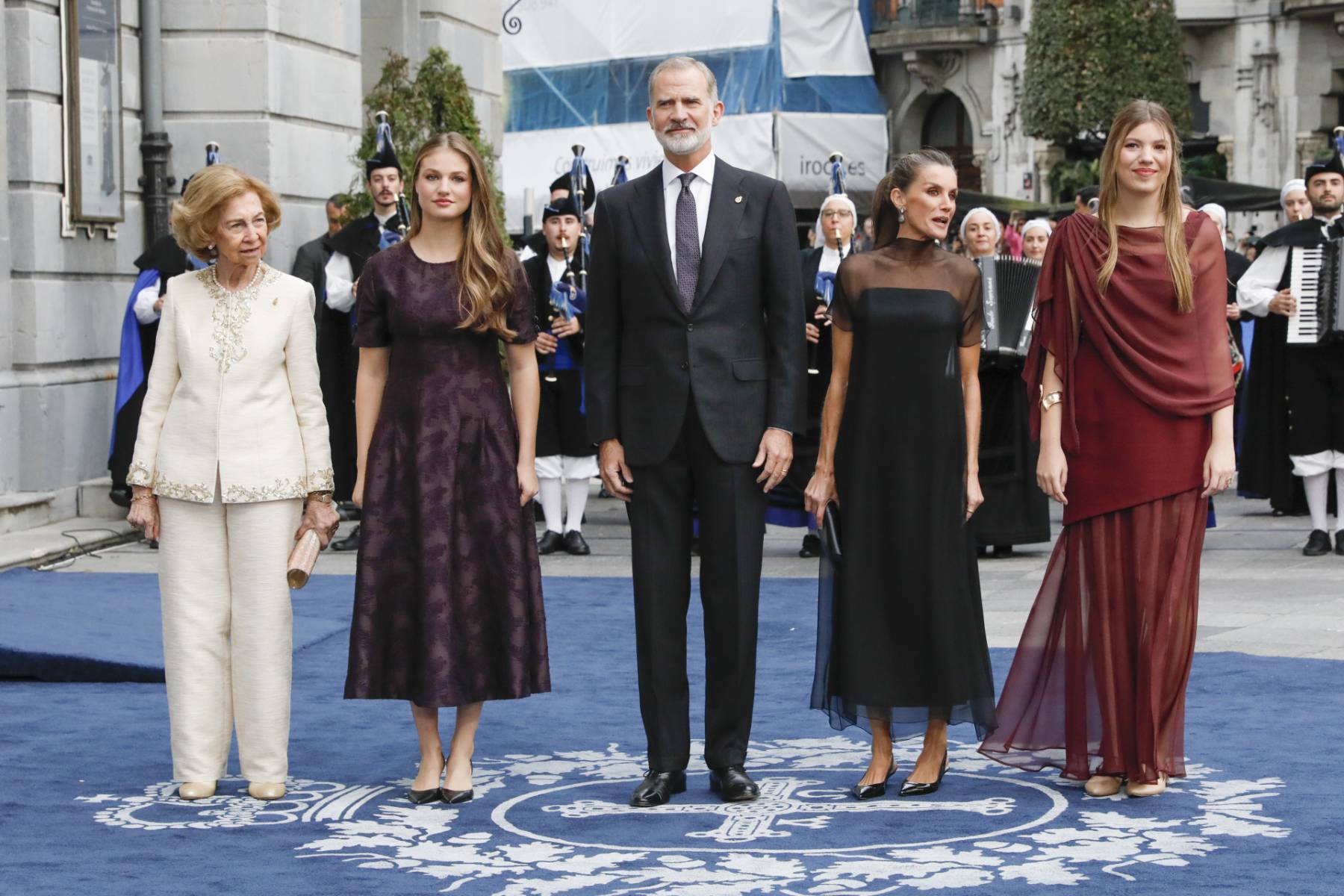 La Familia Real en un acto oficial. (Foto: Gtres)