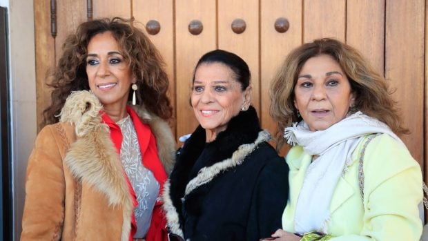 Carmen Flores con Rosario y Lolita. (Foto: Gtres)