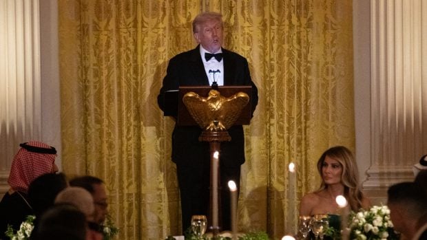 Donald Trump en la &uacute;ltima cena de gala en la Casa Blanca. (Foto: Gtres)
