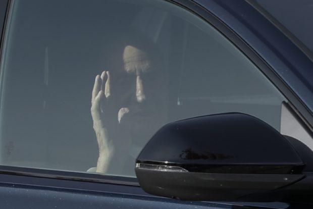 Juan Carlos I saludando en El Pardo. (Foto: Gtres)