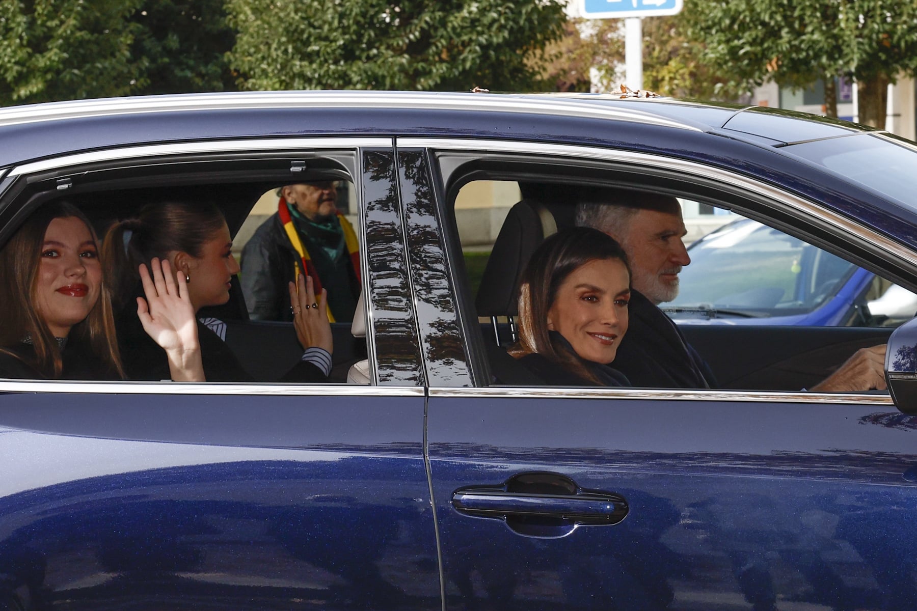 La Familia Real antes de entrar en El Pardo. (Foto: Gtres)