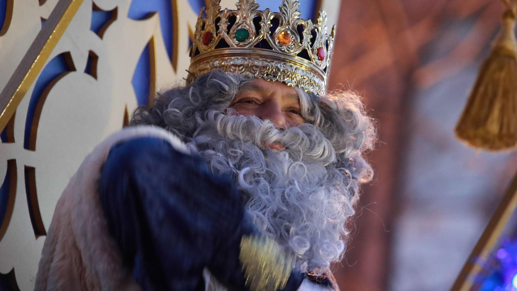 Alejandro Sanz como rey Melchor durante la cabalgata. (Foto: Gtres)