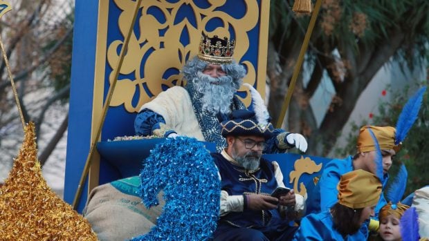 Alejandro Sanz durante la cabalgata de Reyes. (Foto: Gtres)
