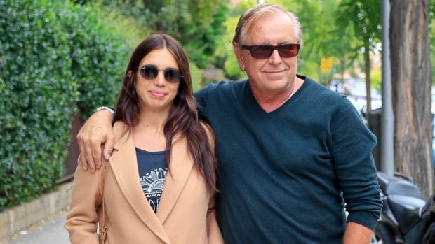Elena Furiase est&aacute; muy unida y muy pendiente de su padre. (Foto: Gtres)